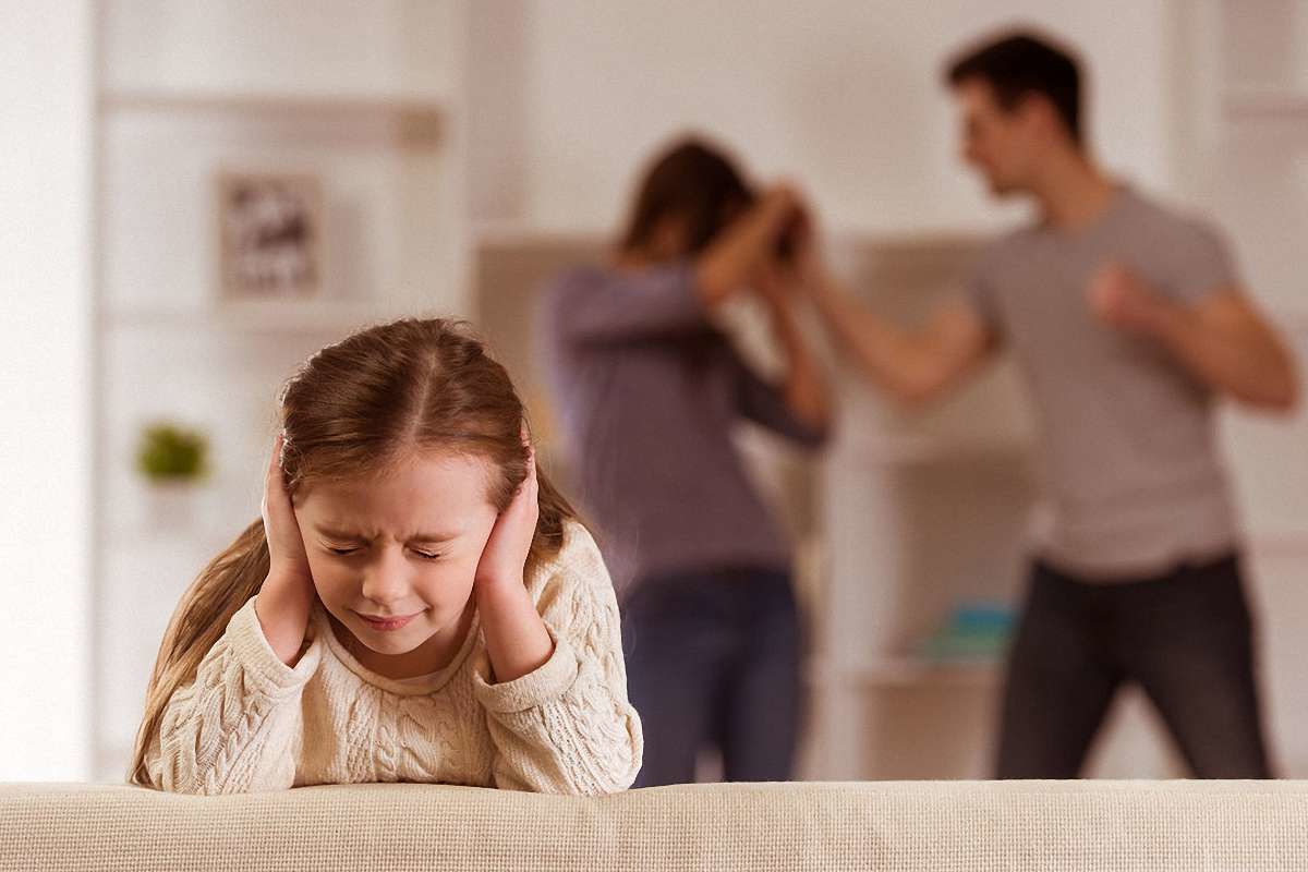A trauma és a bántalmazás tünetei gyermekeknél